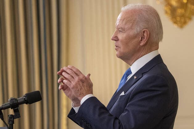 U.S. President Joe Biden delivers remarks on the status of the country s fight against COVID-19 in State Dining Room of the White House in Washington, DC., on Tuesday, December 21, 2021. Biden spoke on the topic as the country sees rising cases amid the growing Omicron variant.  WAP20211221515 KenxCedeno