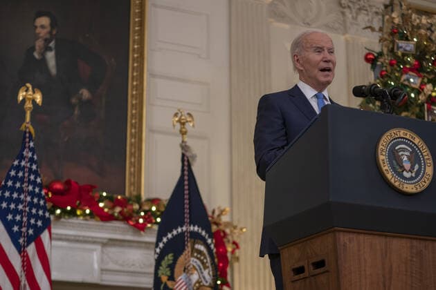 U.S. President Joe Biden delivers remarks on the status of the country s fight against COVID-19 in State Dining Room of the White House in Washington, DC., on Tuesday, December 21, 2021. Biden spoke on the topic as the country sees rising cases amid the growing Omicron variant.  WAP20211221520 KenxCedeno