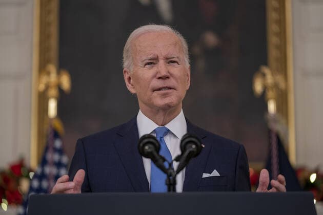 U.S. President Joe Biden delivers remarks on the status of the country s fight against COVID-19 in State Dining Room of the White House in Washington, DC., on Tuesday, December 21, 2021. Biden spoke on the topic as the country sees rising cases amid the growing Omicron variant.  WAP20211221521 KenxCedeno