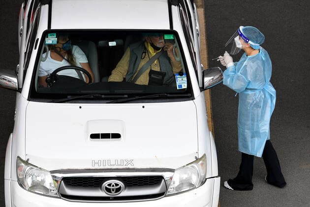 NSW CORONAVIRUS COVID19, Cars queue as people wait to recieve a Covid test at a drive through testing facility at Sydney International Aiport, in Sydney, Wednesday, December 22, 2021. ( NO ARCHIVING, EDITORIAL USE ONLY, NO USE IN BOOKS WITHOUT CONSENT SYDNEY NSW AUSTRALIA  Copyright: xDANxHIMBRECHTSx 20211222001608330706