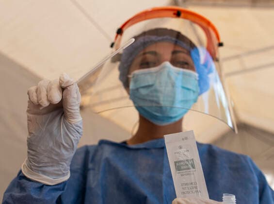December 23, 2021, Cordoba Capital, Cordoba, ARGENTINA: A nurse prepares to collect a swab sample for the Covid-19 RT-PCR coronavirus test. Cordoba Capital ARGENTINA - ZUMAb196 20211223_zip_b196_016 Copyright: xDanielxBustosx
