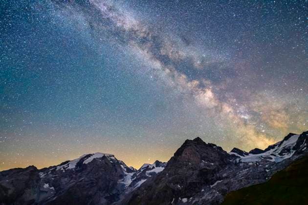 IMAGO Creative: Sonnensystem Milchstraße Milky Way galaxy stretching over peaks of Ortler Alps, ANSF00110