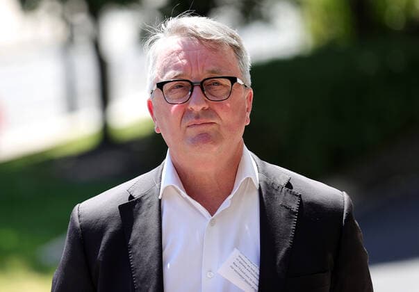 MARTIN FOLEY COVID19 PRESSER, Victorian Health Minister Martin Foley speaks to media at the Alfred Hospital in Melbourne, Wednesday, December 29, 2021. Victoria has seen a massive jump in COVID-19 infections with 3767 new cases and five deaths. ( NO ARCHIVING, EDITORIAL USE ONLY, NO USE IN BOOKS WITHOUT CONSENT MELBOURNE VIC AUSTRALIA  Copyright: xCONxCHRONISx 20211229001609593344