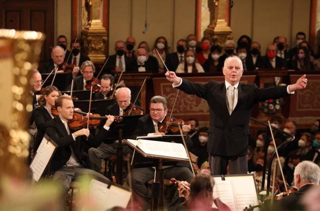(220101) -- VIENNA, Jan. 1, 2022 -- The Vienna Philharmonic Orchestra under the baton of conductor Daniel Barenboim perform during the 2022 Vienna Philharmonic New Year s Concert in Vienna, Austria, Jan. 1, 2022. ( The Vienna Philharmonic Orchestra Handout via Xinhua) AUSTRIA-VIENNA-NEW YEAR-CONCERT DieterxNagl 