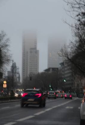 Berliner hochhaus an der gedächtniskirche im nebel Berliner hochhaus an der gedächtniskirche im nebel *** Berlin skyscraper at the memorial church in the fog Berlin skyscraper at the memorial church in the fog
