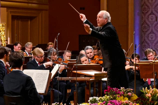 Austrian conductor Manfred Honeck performs during the New Year concert of Czech Philharmonic in Prague, Czech Republic, January 1, 2022. (CTKxPhoto VitxSimanek) CTKPhotoP2022010103910  VIS 004