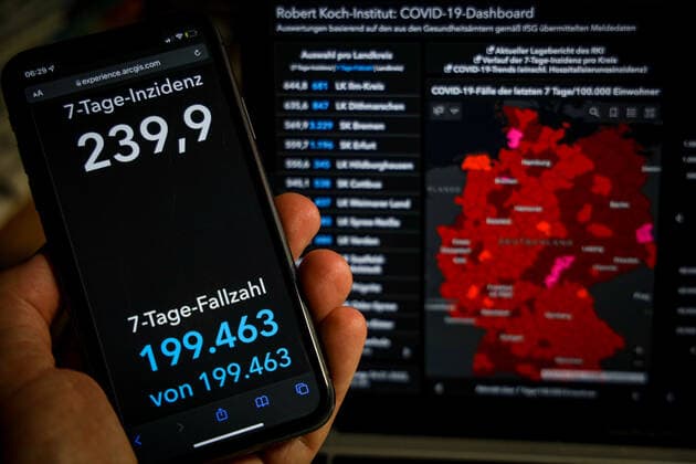 Coronavirus in Germany Covid 19 Dashboard of the Robert Koch Institute 04 01 2022 Robert Koch Institute 7 days Incidence 239 9 7 days Number of cases 199 463 COVID 19 cases 7 238 408 Additions increased by 30 561 compared to the previous day COVID 19 deaths 112 579 Additions increased b