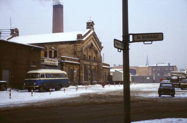 Zinnowitzer Straße corner Am Nordbahnhof with the S Bahn depot Berlin Nordbahnhof in a still preserved building of the former Stettiner Bahnhof in Berlin Mitte Zinnowitzer Straße corner Am Nordbahnhof with the S Bahn depot Berlin Nordbahnhof in a still preserved building of the former Stettiner Bahnhof in Berlin Mitte date estimated snapshot
