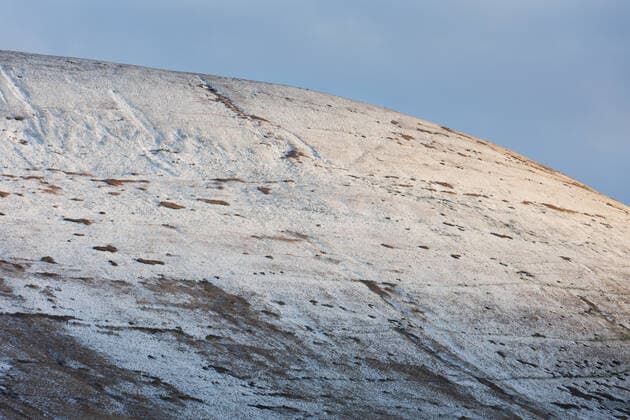 A dusting of snow on the mountains Where: Brecon Beacons, South Wales, United Kingdom When: 05 Jan 2022 Credit: Andrew Bartlett Cover Images Copyright: xx 51046221 EDITORIAL USE ONLY. NOT FOR USE BY NEWSPAPERS BASED IN THE UK.