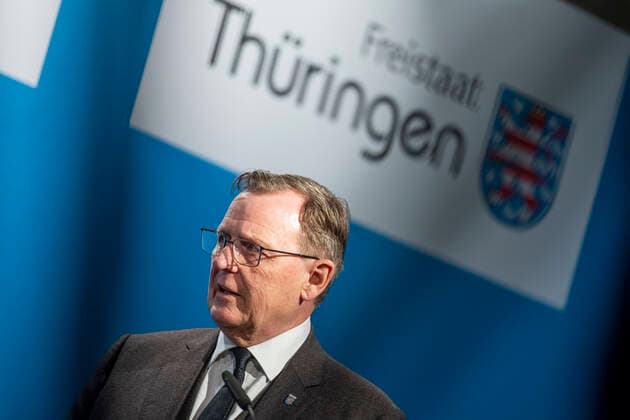 PRESS CONFERENCE GENERAL MAJOR CARSTEN BREUER AND MINISTER PRESIDENT BODO RAMELOW 05 01 2022 Erfurt Media statement by Minister President Bodo Ramelow in Dacheröden House in Erfurt on 5 January 2022