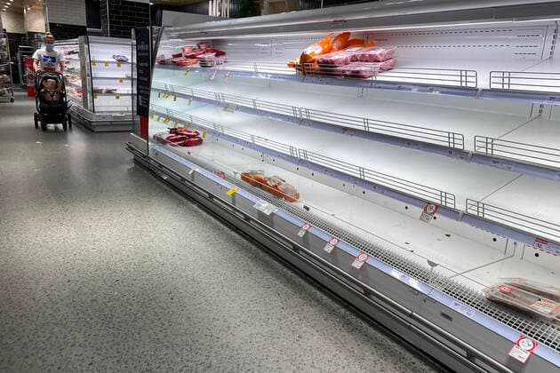 EMPTY SUPERMARKET SELVES SYDNEY, Empty shelves of meat products are seen at a supermarket in Sydney, Friday, January 7, 2022. The recent spike in Covid19 infections has caused major logistical disruptions, with staff members, truck drivers and distribution centre workers among those forced to stay at home with the virus or awaiting test results. ( NO ARCHIVING, EDITORIAL USE ONLY, NO USE IN BOOKS WITHOUT CONSENT SYDNEY NSW AUSTRALIA  Copyright: xMICKxTSIKASx 20220107001611363231