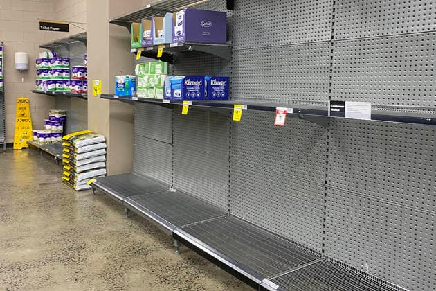 News Bilder des Tages News Bilder des Tages EMPTY SUPERMARKET SELVES SYDNEY, Empty shelves of toilet paper are seen at a supermarket in Sydney, Friday, January 7, 2022. The recent spike in Covid19 infections has caused major logistical disruptions, with staff members, truck drivers and distribution centre workers among those forced to stay at home with the virus or awaiting test results. ( NO ARCHIVING, EDITORIAL USE ONLY, NO USE IN BOOKS WITHOUT CONSENT SYDNEY NSW AUSTRALIA  Copyright: xMICKxTSIKASx 20220107001611363157
