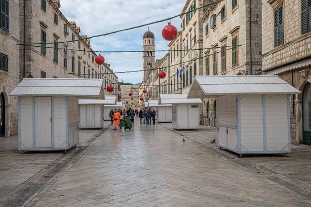 Dubrovnik coronavirus (COVID-19) pandemic People are seen at Stradun street amid the coronavirus disease (COVID-19) pandemic in Dubrovnik, Croatia on January 7, 2022. GrgoxJelavic PIXSELL