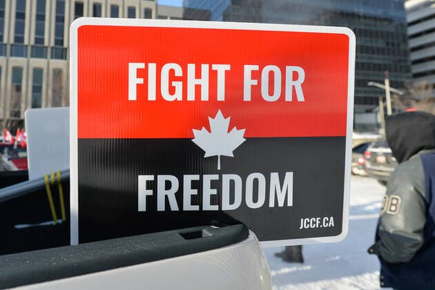 The Media Is The Virus Protest In Edmonton A placard with words Fight For Freedom attached to the car. Anti-lockdown and anti-vaccination activists meet in the parking lot next to the Alberta Legislature, ahead of the Stand United - The Media Is The Virus! Protest. against Global News, the news and current affairs unit of the Canadian Global Television Network in Edmonton. On Saturday, January 8, 2022, in Edmonton, Alberta, Canada. Edmonton Canada  Copyright: xArturxWidakx originalFilename: widak-themedia220108_npHPm.jpg