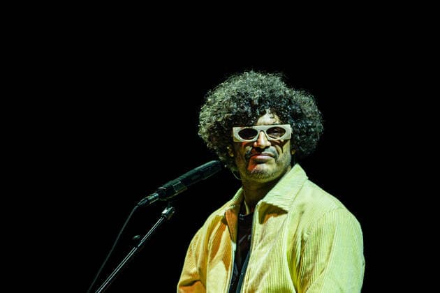 SÃO PAULO, SP - 08.01.2022: SHOW CRIOLO - The singer Criolo, to celebrate his love for samba, presents ?Samba Só?, a show with classics of immortal samba musicians and authorial compositions, the presentation took place at Sesc Vila Mariana, south of the capital. Sao Paulo, January 8, 2022. x2158409x  VanxCampos