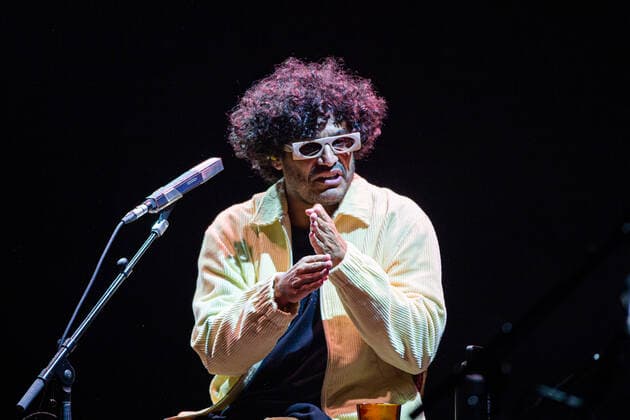 SÃO PAULO, SP - 08.01.2022: SHOW CRIOLO - The singer Criolo, to celebrate his love for samba, presents ?Samba Só?, a show with classics of immortal samba musicians and authorial compositions, the presentation took place at Sesc Vila Mariana, south of the capital. Sao Paulo, January 8, 2022. x2158419x  VanxCampos