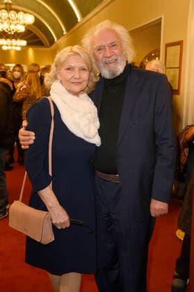 Achim Wolff mit Ehefrau Rita Feldmeier bei der Premiere des Theaterstücks Rent A Friend im Schlosspark Theater. Berlin, 08.01.2022 *** Achim Wolff with wife Rita Feldmeier at the premiere of the play Rent A Friend at Schlosspark Theater Berlin, 08 01 2022 Foto:xF.xKernx xFuturexImage