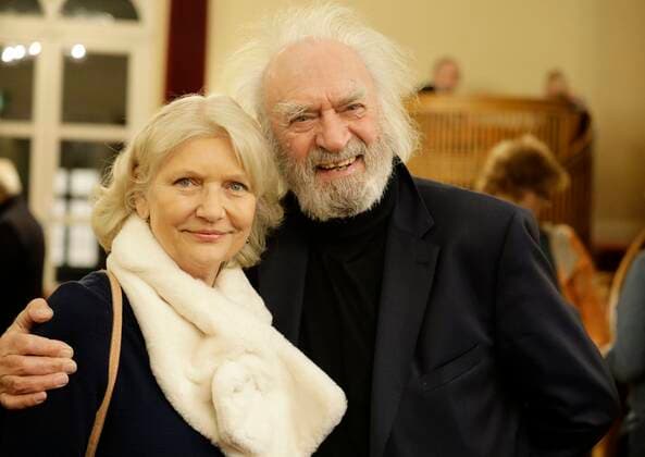 Achim Wolff mit Ehefrau Rita Feldmeier bei der Theaterpremiere von Rent a friend, Deutschland, Berlin, Schlosspark Theater, RENT A FRIEND, Komödie von Folke Braband, Mit Caroline Beil, Bürger Lars Dietrich, Alessija Lause & TORSTEN MÜNCHOW *** Achim Wolff with wife Rita Feldmeier at the theater premiere of Rent a friend, Germany, Berlin, Schlosspark Theater, RENT A FRIEND, Comedy by Folke Braband, With Caroline Beil, Bürger Lars Dietrich, Alessija Lause TORSTEN MÜNCHOW