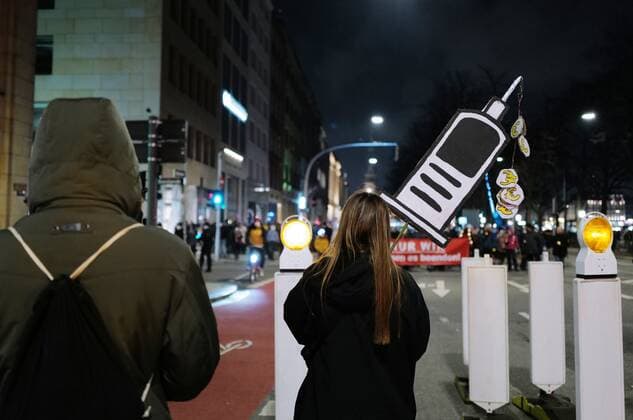 Germany Coronavirus Restrictions Protest 6737899 08.01.2022 People take part in a demonstration against coronavirus disease (COVID-19) measures, in Hamburg, Germany. Ekaterina Solovyova Sputnik Hamburg Germany  Copyright: xEkaterinaxSolovyovax