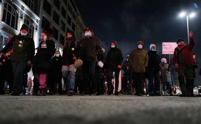 Germany Coronavirus Restrictions Protest 6737902 08.01.2022 People take part in a demonstration against coronavirus disease (COVID-19) measures, in Hamburg, Germany. Ekaterina Solovyova Sputnik Hamburg Germany  Copyright: xEkaterinaxSolovyovax