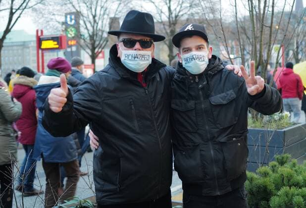 Germany Coronavirus Restrictions Protest 6737943 08.01.2022 People take part in a demonstration against coronavirus disease (COVID-19) measures, in Hamburg, Germany. Ekaterina Solovyova Sputnik Hamburg Germany  Copyright: xEkaterinaxSolovyovax