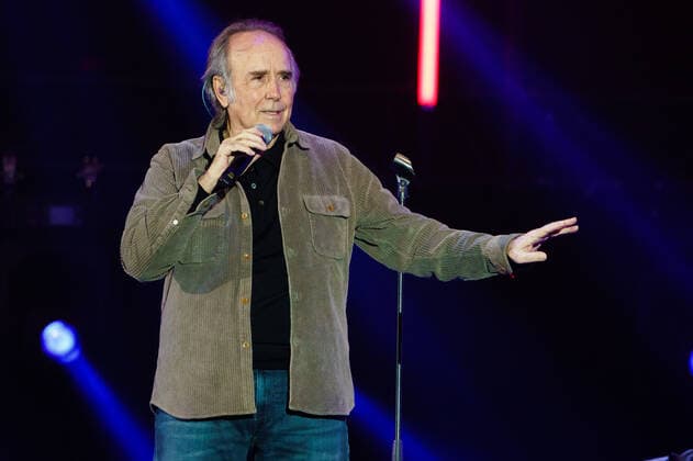 January 9, 2022, Madrid, Spain: Joan Manuel Serrat performs at the solidarity concert Music with La Palma: Stronger than the volcano at Wizink Center, in Madrid. Madrid Spain - ZUMAs197 20220109_zaa_s197_046 Copyright: xAtilanoxGarciax