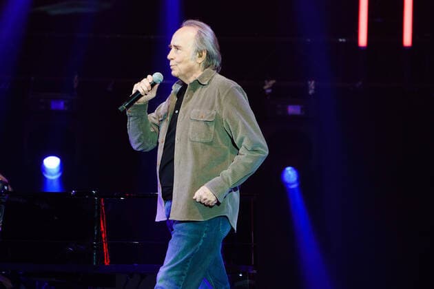 January 9, 2022, Madrid, Spain: Joan Manuel Serrat performs at the solidarity concert Music with La Palma: Stronger than the volcano at Wizink Center, in Madrid. Madrid Spain - ZUMAs197 20220109_zaa_s197_047 Copyright: xAtilanoxGarciax