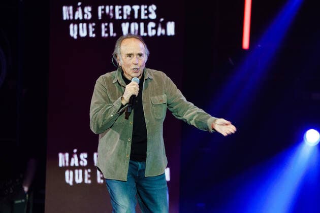 January 9, 2022, Madrid, Spain: Joan Manuel Serrat performs at the solidarity concert Music with La Palma: Stronger than the volcano at Wizink Center, in Madrid. Madrid Spain - ZUMAs197 20220109_zaa_s197_048 Copyright: xAtilanoxGarciax