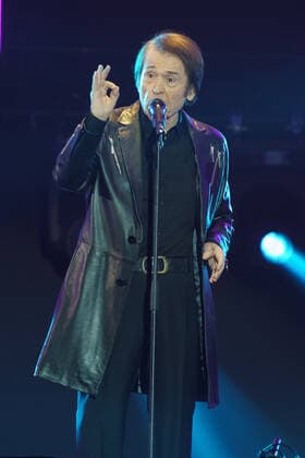 January 9, 2022, Madrid, Spain: Miguel Rafael Martos Sanchez, better known as Raphael performs at the solidarity concert Music with La Palma: Stronger than the volcano at Wizink Center, in Madrid. Madrid Spain - ZUMAs197 20220109_zaa_s197_071 Copyright: xAtilanoxGarciax