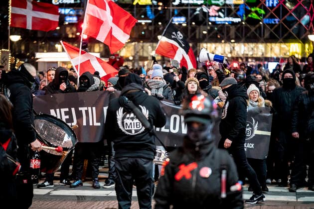 The protest group Men in Black demonstrates in Copenhagen, Sunday 9 January 2022 MiB marks the anniversary of the groups first protest, Copenhagen Denmark  Copyright: RitzauxScanpix MadsxClausxRasmussenx cop102 spdk20220109-211901-L