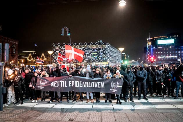 The protest group Men in Black demonstrates in Copenhagen, Sunday 9 January 2022 MiB marks the anniversary of the groups first protest, Copenhagen Denmark  Copyright: RitzauxScanpix MadsxClausxRasmussenx cop102 spdk20220109-214915-L