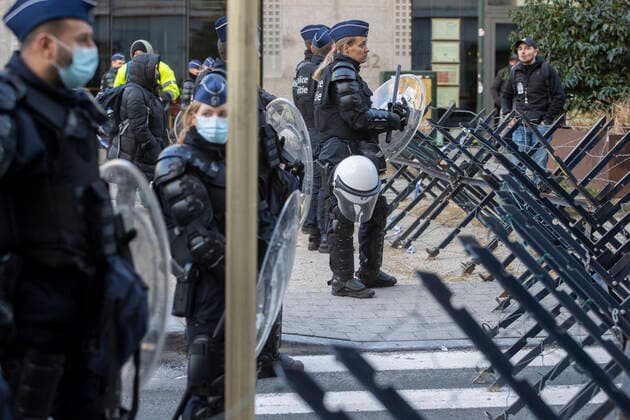09 01 2022 , Brussels , Belgium , Thousands demonstrate against the governments corona measures in Belgium and against compulsory vaccination , light rioting after end of demonstration