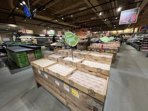 ALEXANDRIA, VA - JANUARY 9: View of empty shelves a a Wegmans Supermarket as the omicron covid variant causes widespread supply chain delays resulting in empty shelves in many food markets on January 9, 2022 in Alexandria, Virginia. Copyright: xmpi34x