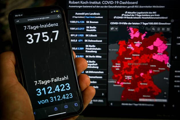 Coronavirus in Germany Covid 19 Robert Koch Institute dashboard 10 01 2022 Robert Koch Institute 7 days incidence 375.7 7 days number of cases 312 423 COVID 19 cases 7 535 691 addition by 25 255 compared to previous day COVID 19 deaths 114 029 addition by 52 compared to previous day