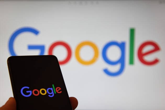 Illustration Of Google Logo Google logo on a phone and a computer screen. Google closeup logo displayed on a phone screen, smartphone the logo or the search engine in various backgrounds like keyboard, dark illuminated texture or a computer screen, as seen in this multiple exposure illustration, the company s symbol is globally recognized. Google, LLC is an American tech giant, a multinational technology company that specializes in Internet-related services and products, which include online advertising technologies, a search engine, cloud computing, software, and hardware. It is considered one of the Big Four - Big Tech technology companies in the U.S. and globally. Amsterdam, the Netherlands on January 10, 2022 Amsterdam Netherlands  Copyright: xNicolasxEconomoux originalFilename: economou-notitle220110_npWMj.jpg
