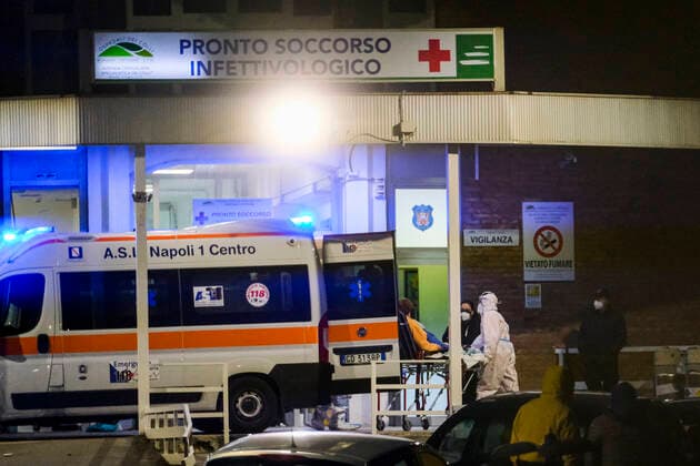 Italy: Cotugno hospital Naples Queues in front of the Cotugno hospital in Naples due to the lack of Covid beds: several emergency vehicles blocked this afternoon ABAP1709 Copyright: xAntonioxBalascox