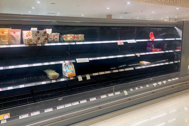 EMPTY SUPERMARKET SHELVES SYDNEY, Empty shelves of vegan products are seen at a supermarket in Sydney, Wednesday, January 12, 2022. The recent spike in COVID-19 infections has caused major logistical disruptions, with staff members, truck drivers and distribution centre workers among those forced to stay at home with the virus or awaiting test results. ( NO ARCHIVING, EDITORIAL USE ONLY, NO USE IN BOOKS WITHOUT CONSENT SYDNEY NSW AUSTRALIA  Copyright: xBIANCAxDExMARCHIx 20220112001612704924