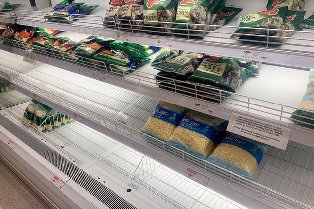 EMPTY SUPERMARKET SHELVES SYDNEY, Empty shelves of cheese products are seen at a supermarket in Sydney, Wednesday, January 12, 2022. The recent spike in COVID-19 infections has caused major logistical disruptions, with staff members, truck drivers and distribution centre workers among those forced to stay at home with the virus or awaiting test results. ( NO ARCHIVING, EDITORIAL USE ONLY, NO USE IN BOOKS WITHOUT CONSENT SYDNEY NSW AUSTRALIA  Copyright: xBIANCAxDExMARCHIx 20220112001612705896