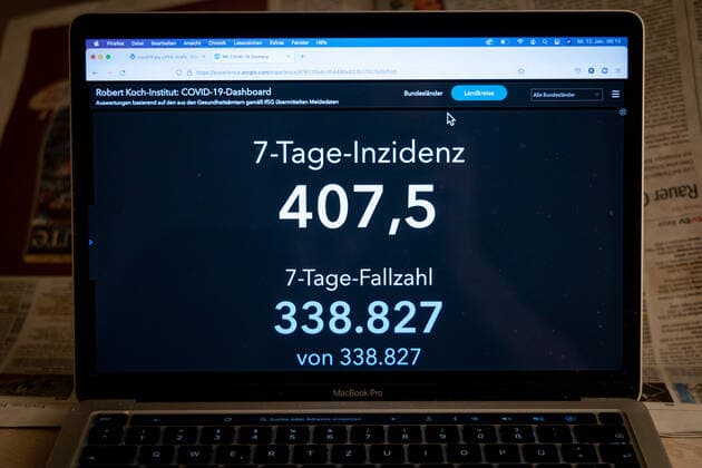 Coronavirus in Germany Covid 19 Robert Koch Institute dashboard 12 01 2022 Robert Koch Institute 7 days incidence 407.5 7 days number of cases 338 827 COVID 19 cases 7 661 811 addition by 80 430 compared to previous day COVID 19 deaths 114 735 addition by 384 compared to previous day