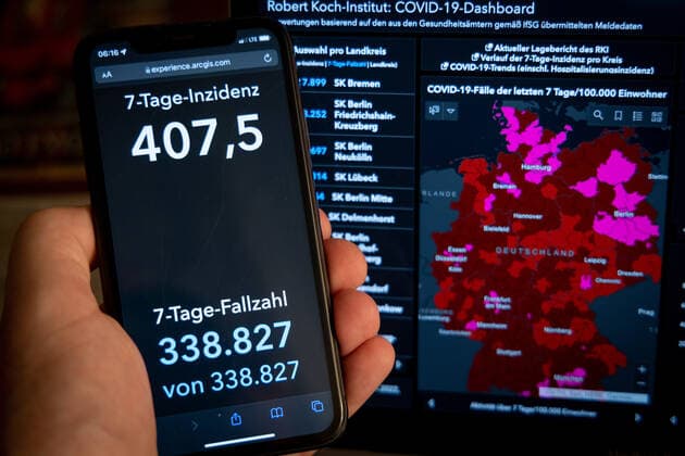Coronavirus in Germany Covid 19 Robert Koch Institute dashboard 12 01 2022 Robert Koch Institute 7 days incidence 407.5 7 days number of cases 338 827 COVID 19 cases 7 661 811 addition by 80 430 compared to previous day COVID 19 deaths 114 735 addition by 384 compared to previous day