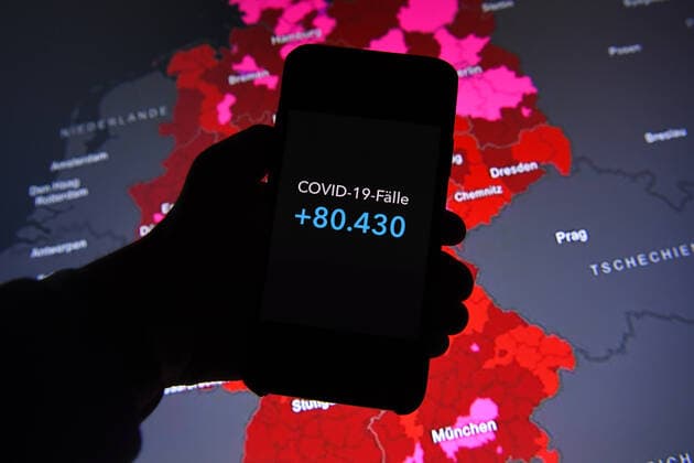 Coronavirus in Germany Covid 19 Robert Koch Institute dashboard 12 01 2022, Robert Koch Institute 7 days incidence 407.5 7 days number of cases 338 827 COVID 19 cases 7 661 811 addition by 80 430 compared to previous day COVID 19 deaths 114 735 addition by 384 compared to previous day xHDx
