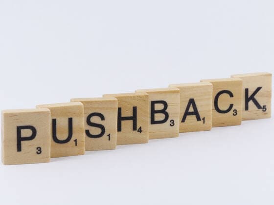 Symbolfoto zum Unwort des Jahres Pushback *** Symbol photo for the Unword of the Year Pushback