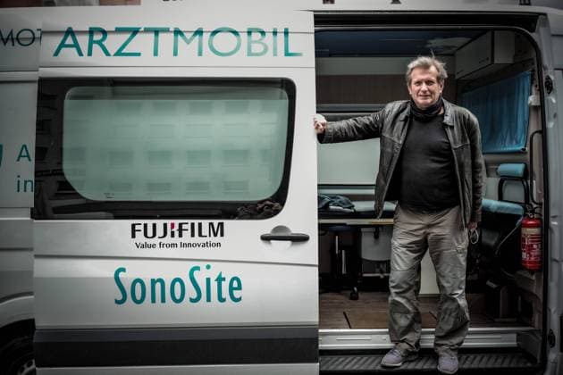 Der Arzt Gerhard Trabert in seinem Arztmobil Dr. Gerhard Trabert, DieLinke *** The doctor Gerhard Trabert in his doctor mobile Dr Gerhard Trabert, DieLinke