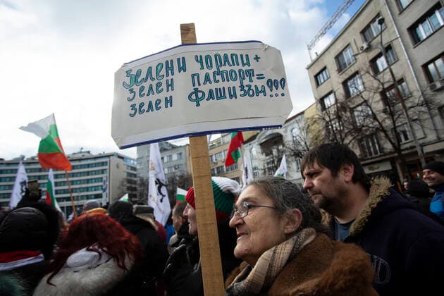 Bulgaria Coronavirus Restrictions Protest 6739549 12.01.2022 People take part in a protest against COVID-19 restrictions in front of the National Assembly of the Republic of Bulgaria, in Sofia, Bulgaria. Now Bulgarians have to wear masks indoors and on public transport and show a health pass, given to people who are vaccinated, recovered or who have tested negative for the virus, to get into restaurants, cafes and shopping malls and gyms. Hristo Vladev Sputnik Sofia Bulgaria  Copyright: xHristoxVladevx