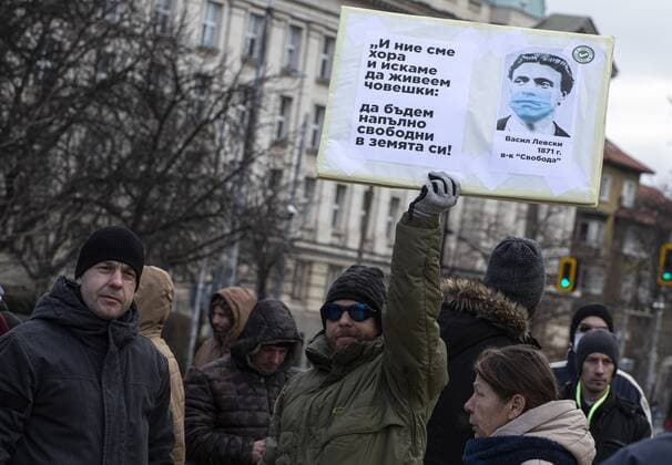 Bulgaria Coronavirus Restrictions Protest 6739548 12.01.2022 People take part in a protest against COVID-19 restrictions in front of the National Assembly of the Republic of Bulgaria, in Sofia, Bulgaria. Now Bulgarians have to wear masks indoors and on public transport and show a health pass, given to people who are vaccinated, recovered or who have tested negative for the virus, to get into restaurants, cafes and shopping malls and gyms. Hristo Vladev Sputnik Sofia Bulgaria  Copyright: xHristoxVladevx