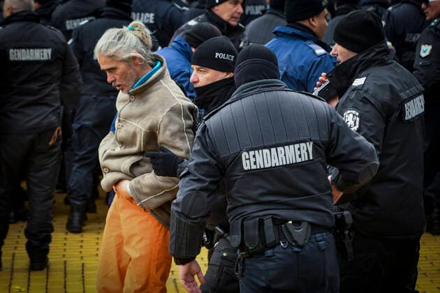 Protest Against Green Certificate And Vaccination Against COVID-19 In Bulgaria Protesters clash with police as they try to enter Bulgarian parliament building during protest against green certificates and vaccinations on January 12, 2022 in Sofia, Bulgaria. Bulgaria has lowest vaccination rate in European union as only 29% of population is vaccinated. Sofia Bulgaria  Copyright: xGeorgixPaleykovx originalFilename: paleykov-notitle220112_npwSR.jpg