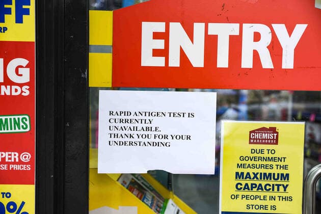 NSW CORONAVIRUS COVID19, Signage notifying customers that Rapid Antigen Test (RAT) kits are sold out is seen on the entrance to a chemist in Sydney, Thursday, January 13, 2022. NSW has reported a dramatic rise in new COVID-19 infections to 92,264, on top of 22 deaths, after RAT results were included for the first time. ( NO ARCHIVING, EDITORIAL USE ONLY, NO USE IN BOOKS WITHOUT CONSENT SYDNEY NSW AUSTRALIA  Copyright: xFLAVIOxBRANCALEONEx 20220113001612994601