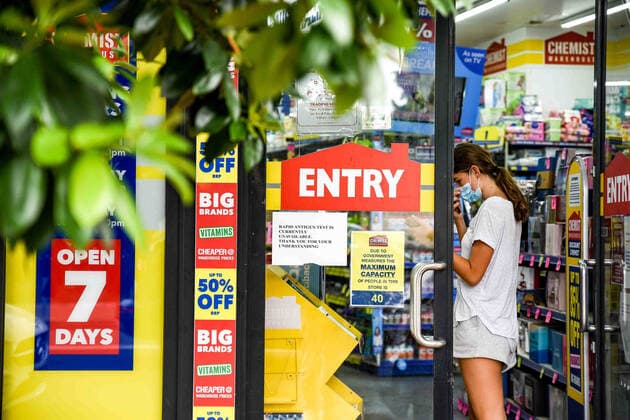 NSW CORONAVIRUS COVID19, Signage notifying customers that Rapid Antigen Test (RAT) kits are sold out is seen on the entrance to a chemist in Sydney, Thursday, January 13, 2022. NSW has reported a dramatic rise in new COVID-19 infections to 92,264, on top of 22 deaths, after RAT results were included for the first time. ( NO ARCHIVING, EDITORIAL USE ONLY, NO USE IN BOOKS WITHOUT CONSENT SYDNEY NSW AUSTRALIA  Copyright: xFLAVIOxBRANCALEONEx 20220113001612994835