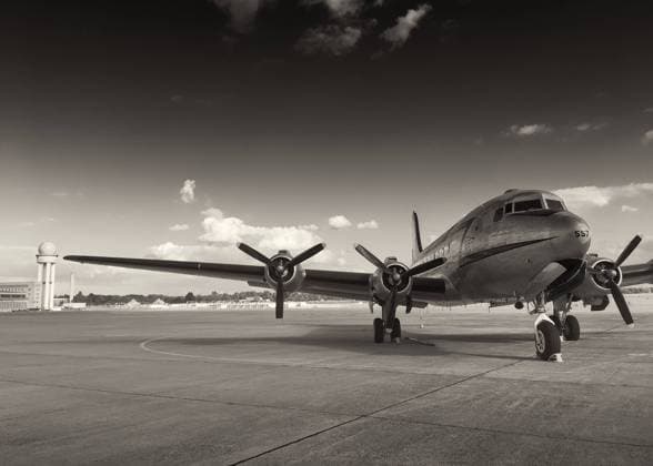Rosinenbomber auf dem Flughafen Tempelhof, 18.09.2019 Berlin Tempelhof Berlin Deutschland *** Raisin bomber at Tempelhof airport, 18 09 2019 Berlin Tempelhof Berlin Germany