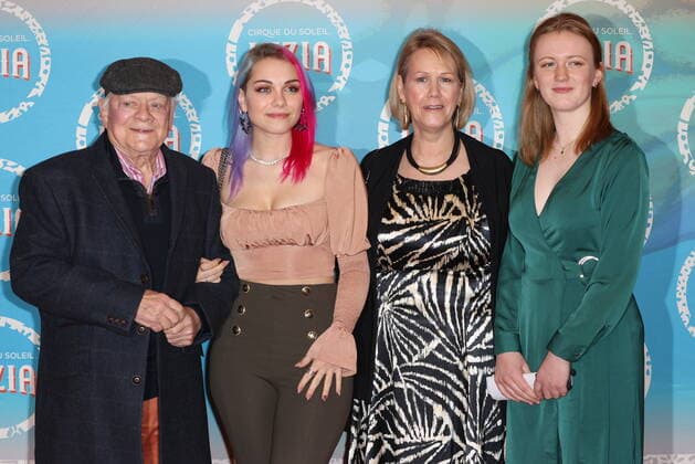 Entertainment Bilder des Tages . 13 01 2022. London, United Kingdom. Sir David Jason and family arriving at Cirque du Soleil s Luzia premiere at the Royal Albert Hall in London.  xStephenxLockx xi-Imagesx IIM-22996-0020